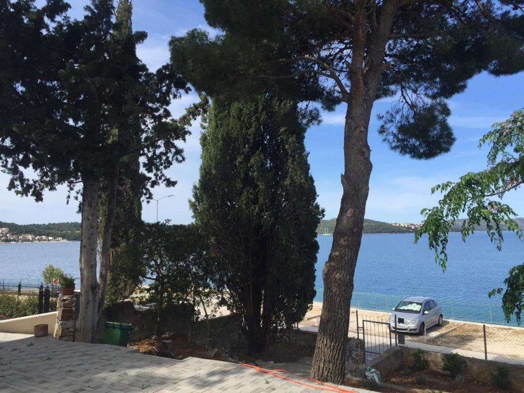 Cozy Place On The Beach Apartment Trogir Ngoại thất bức ảnh