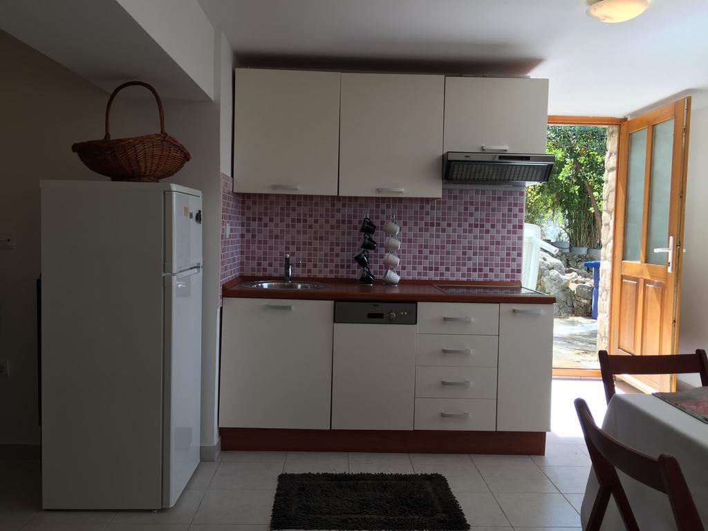 Cozy Place On The Beach Apartment Trogir Ngoại thất bức ảnh