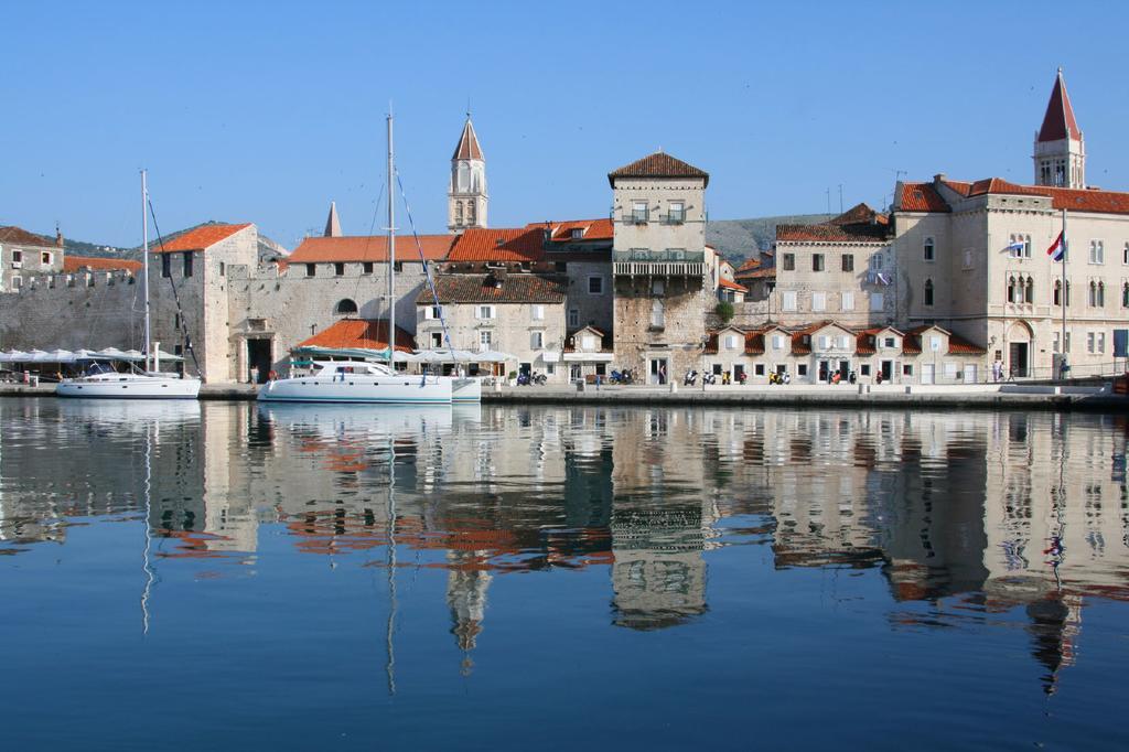 Cozy Place On The Beach Apartment Trogir Ngoại thất bức ảnh
