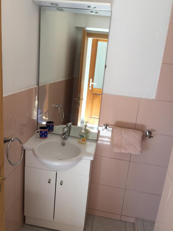 Cozy Place On The Beach Apartment Trogir Ngoại thất bức ảnh