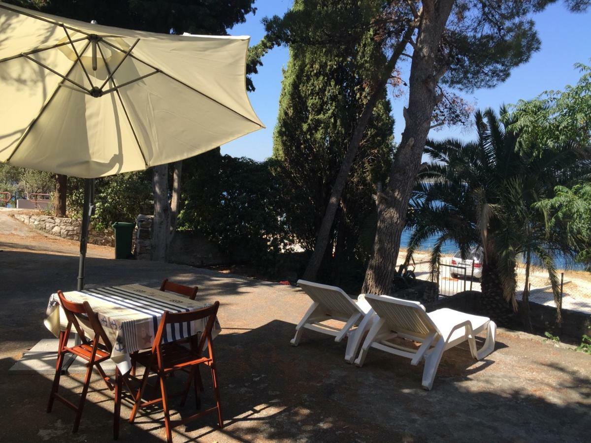 Cozy Place On The Beach Apartment Trogir Ngoại thất bức ảnh